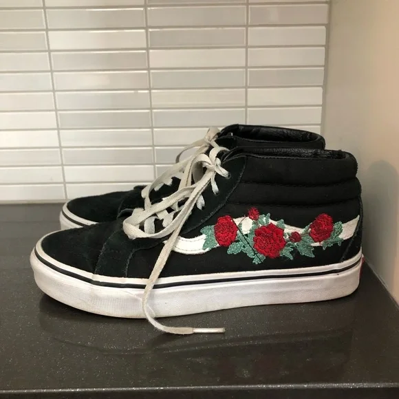 🥳HOST PICK🥳 Vans suede unisex floral high tops - Picture 2 of 10